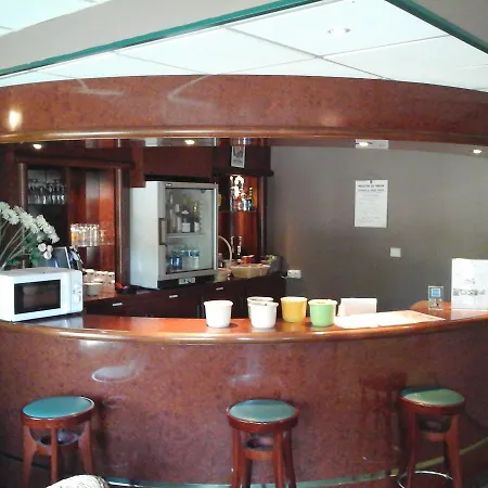 Hotel Median Geneve Aeroport 3*