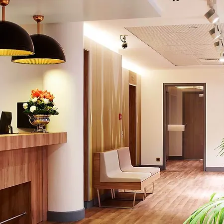 Hotel Median Geneve Aeroport 2*